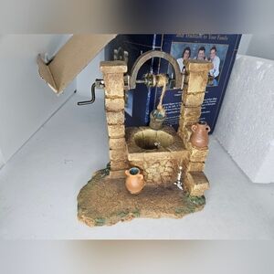 2005 Fontanini TOWN WELL for 5" Village Centennial Collection Roman 54306 W/ Box